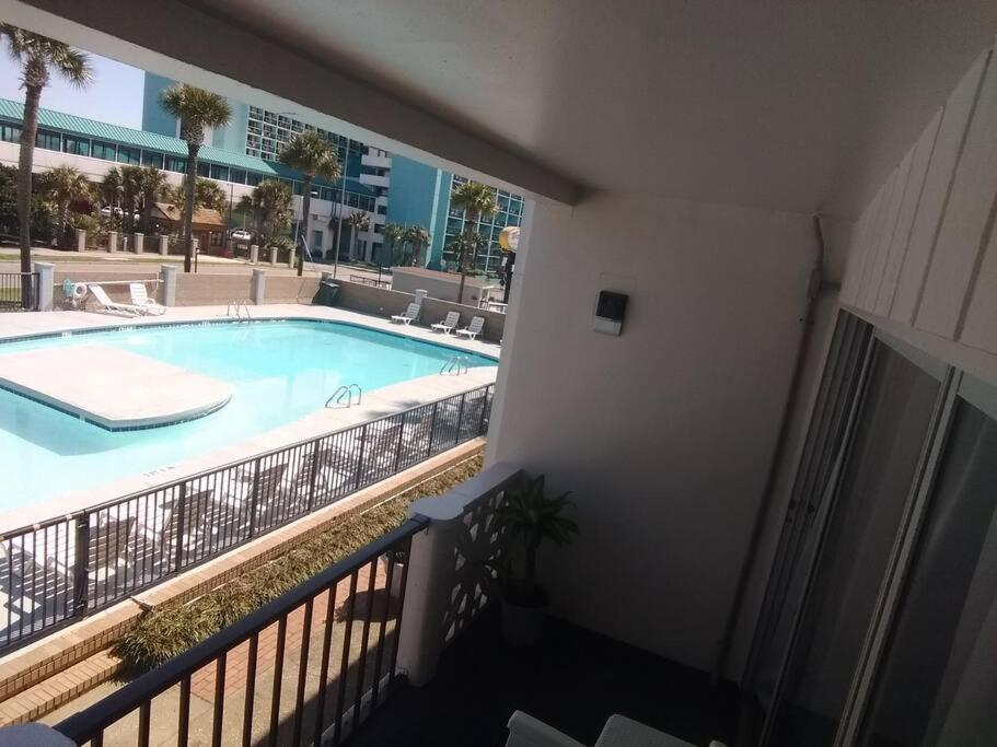 Pool Front & Across From Beach Миртл-Бич Экстерьер фото