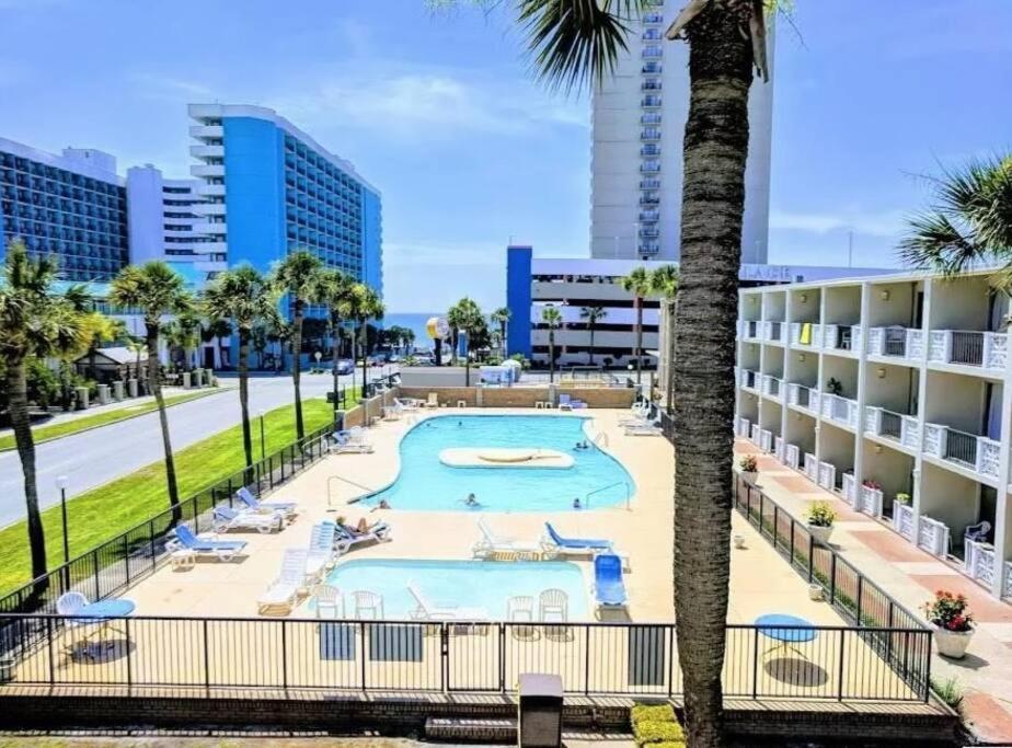 Pool Front & Across From Beach Миртл-Бич Экстерьер фото