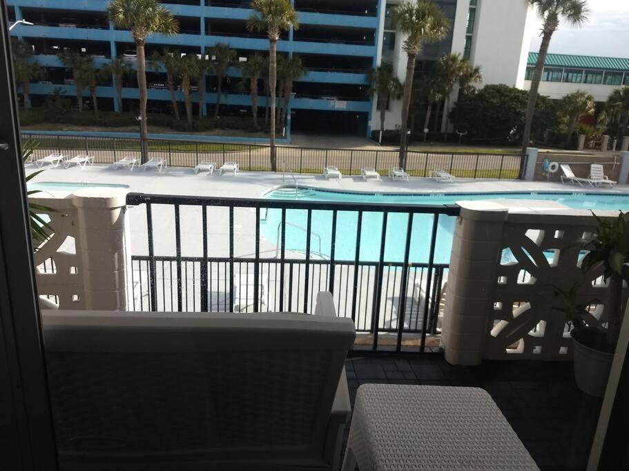 Pool Front & Across From Beach Миртл-Бич Экстерьер фото